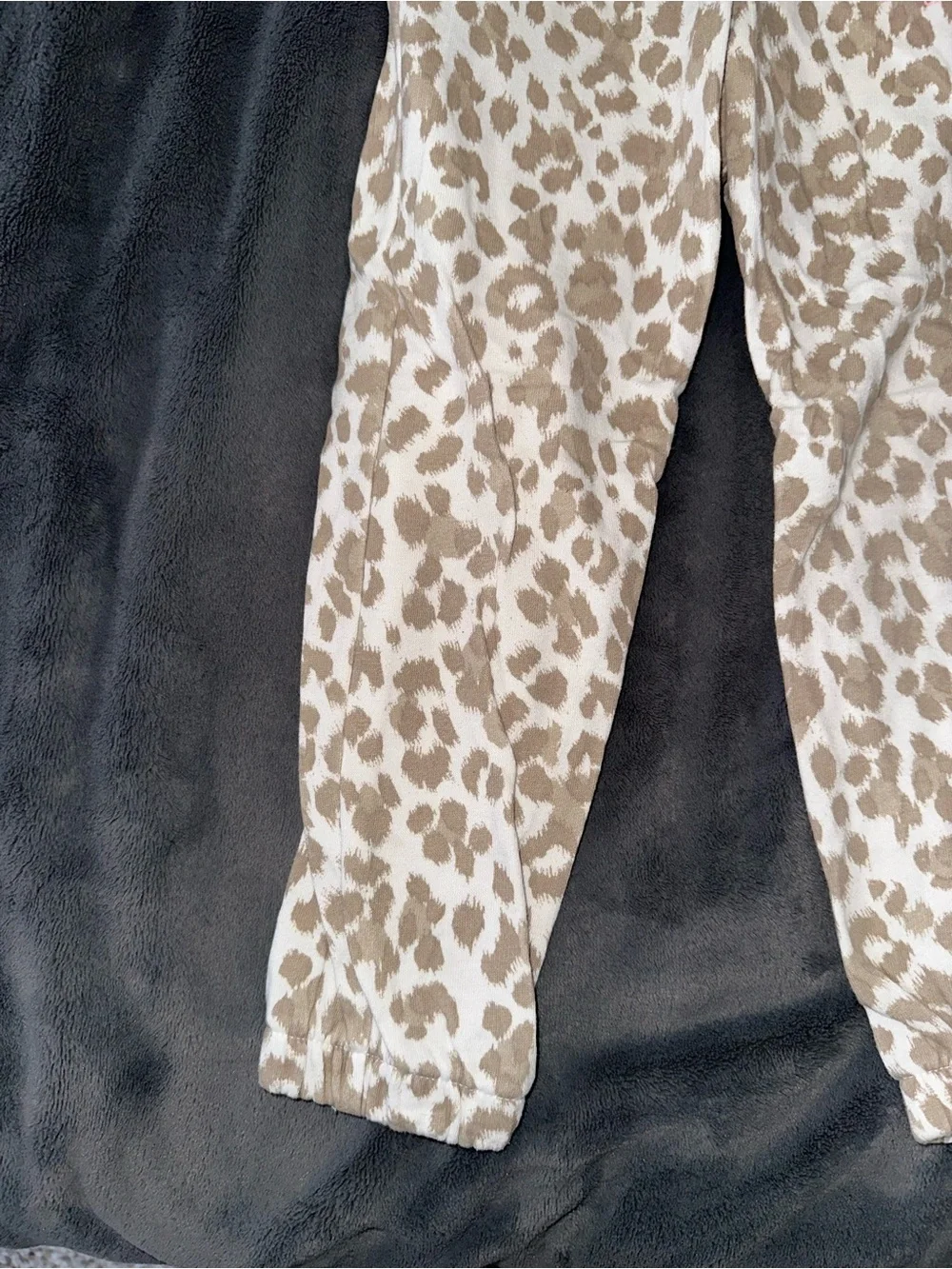 Old Navy toddler Tan & White Leopard Print sweat pants